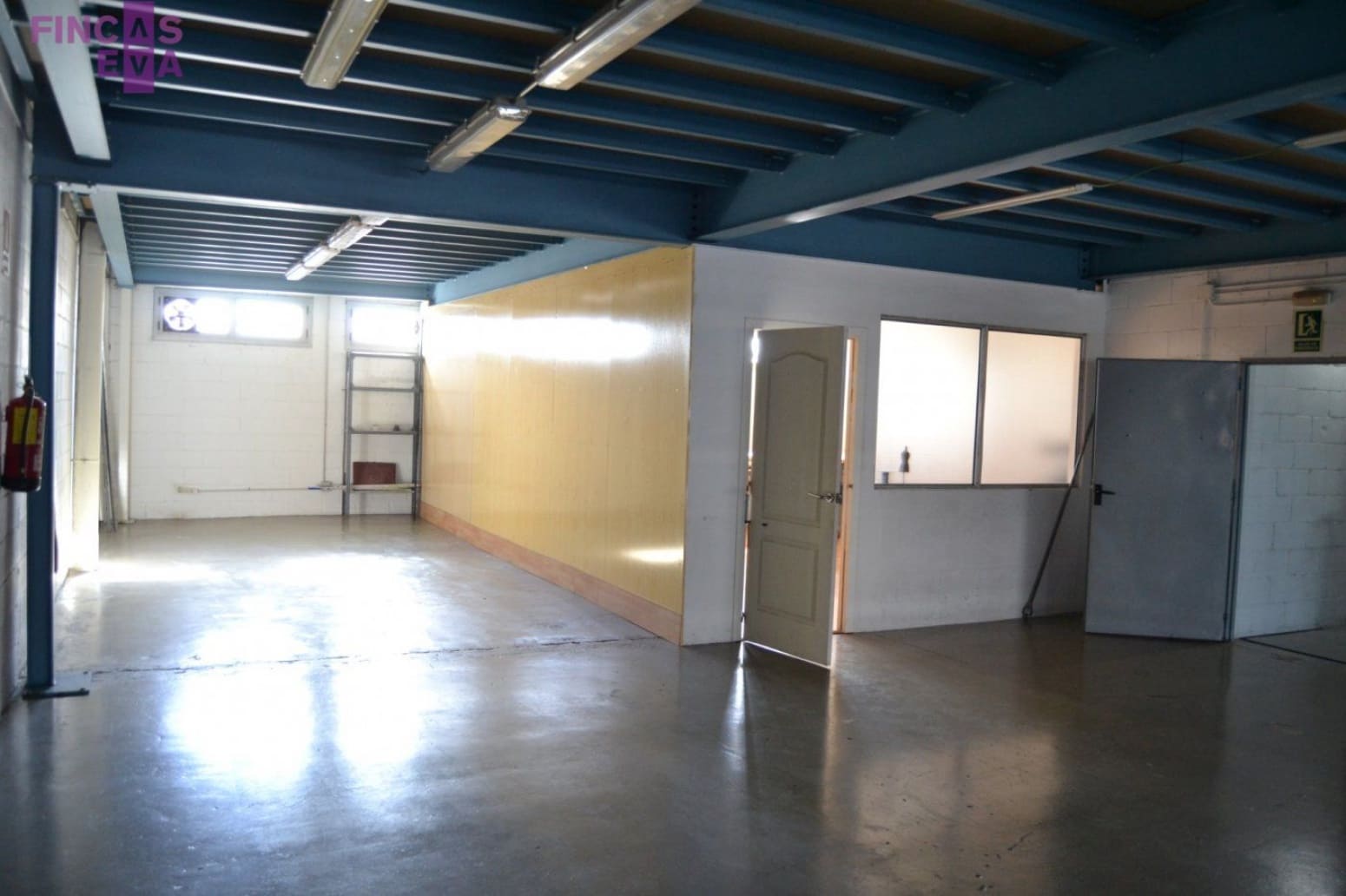 Commercial for rent in Badalona - € 2,700 (Ref: 9511325)