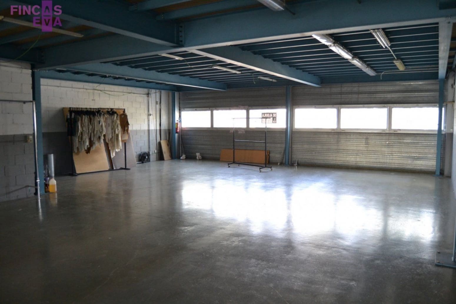 Commercial for rent in Badalona - € 2,700 (Ref: 9511325)