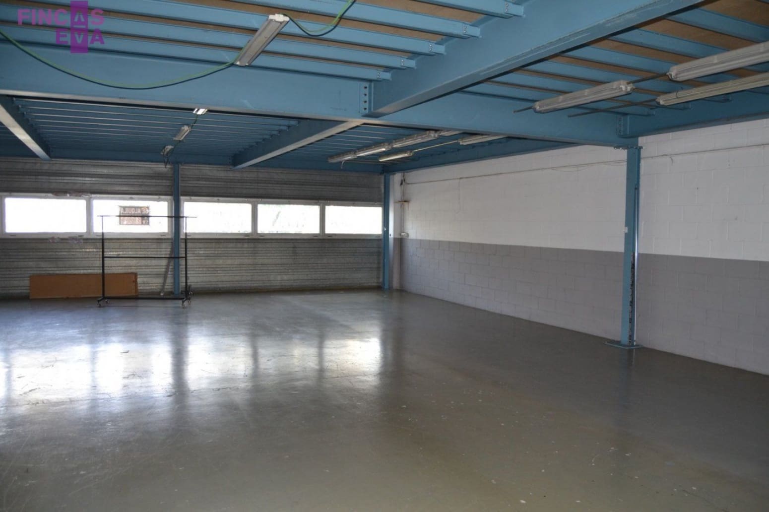 Commercial for rent in Badalona - € 2,700 (Ref: 9511325)