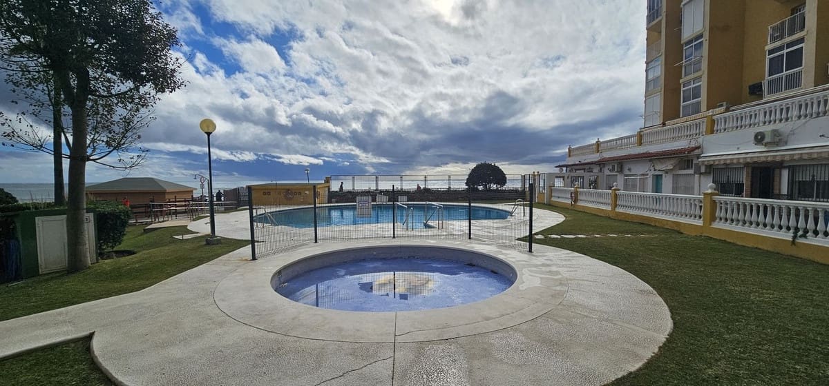 Piso de 1 habitación en Mijas en venta con piscina - 285.000 € (Ref: 9516375)