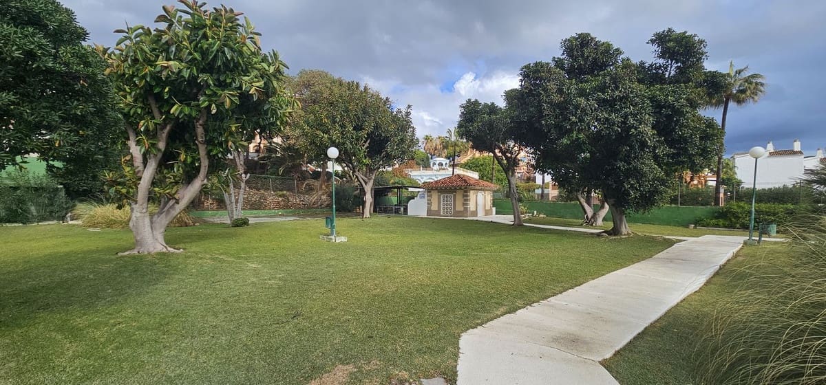 Piso de 1 habitación en Mijas en venta con piscina - 285.000 € (Ref: 9516375)