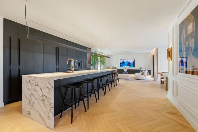 3 soveværelse Lejlighed til salg i Las Brisas, Marbella med swimmingpool garage - € 2.750.000 (Ref: 9521666)