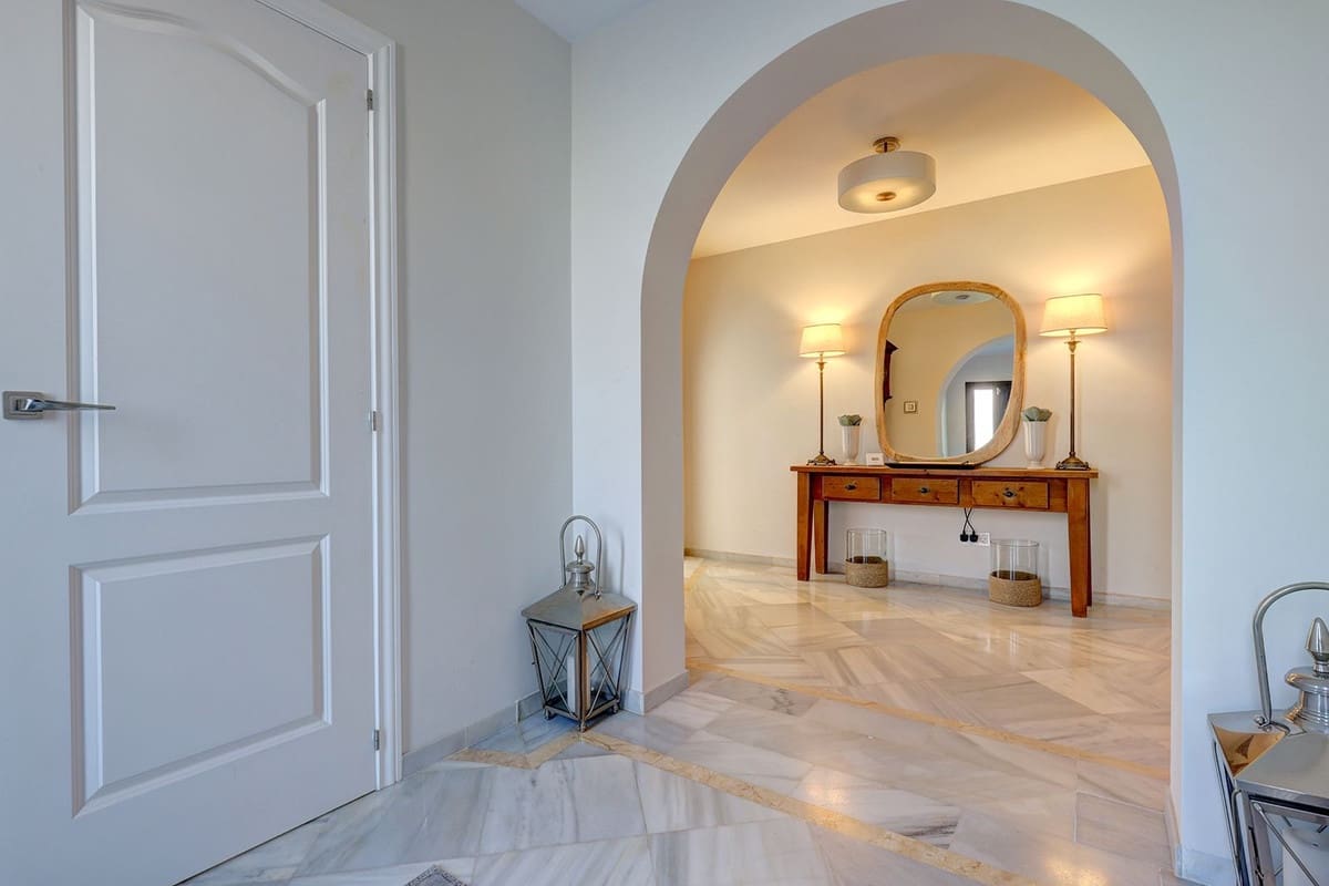 Chalet de 4 habitaciones en Mijas en venta con piscina garaje - 1.275.000 € (Ref: 9521667)