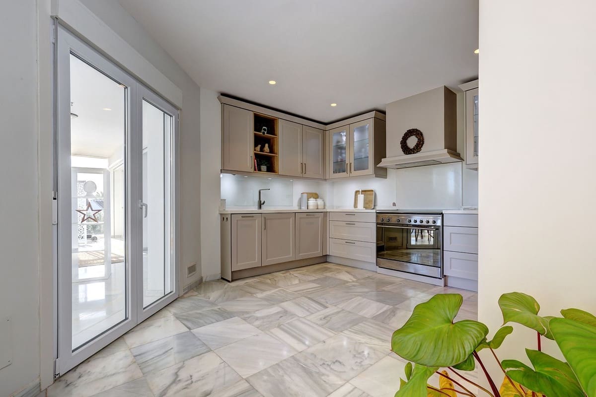 Chalet de 4 habitaciones en Mijas en venta con piscina garaje - 1.275.000 € (Ref: 9521667)