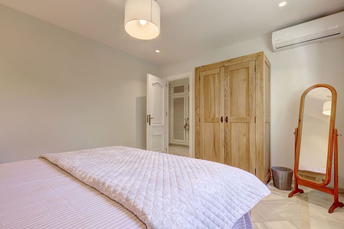 Chalet de 4 habitaciones en Mijas en venta con piscina garaje - 1.275.000 € (Ref: 9521667)