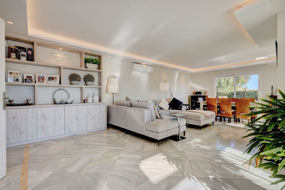 Chalet de 4 habitaciones en Mijas en venta con piscina garaje - 1.275.000 € (Ref: 9521667)