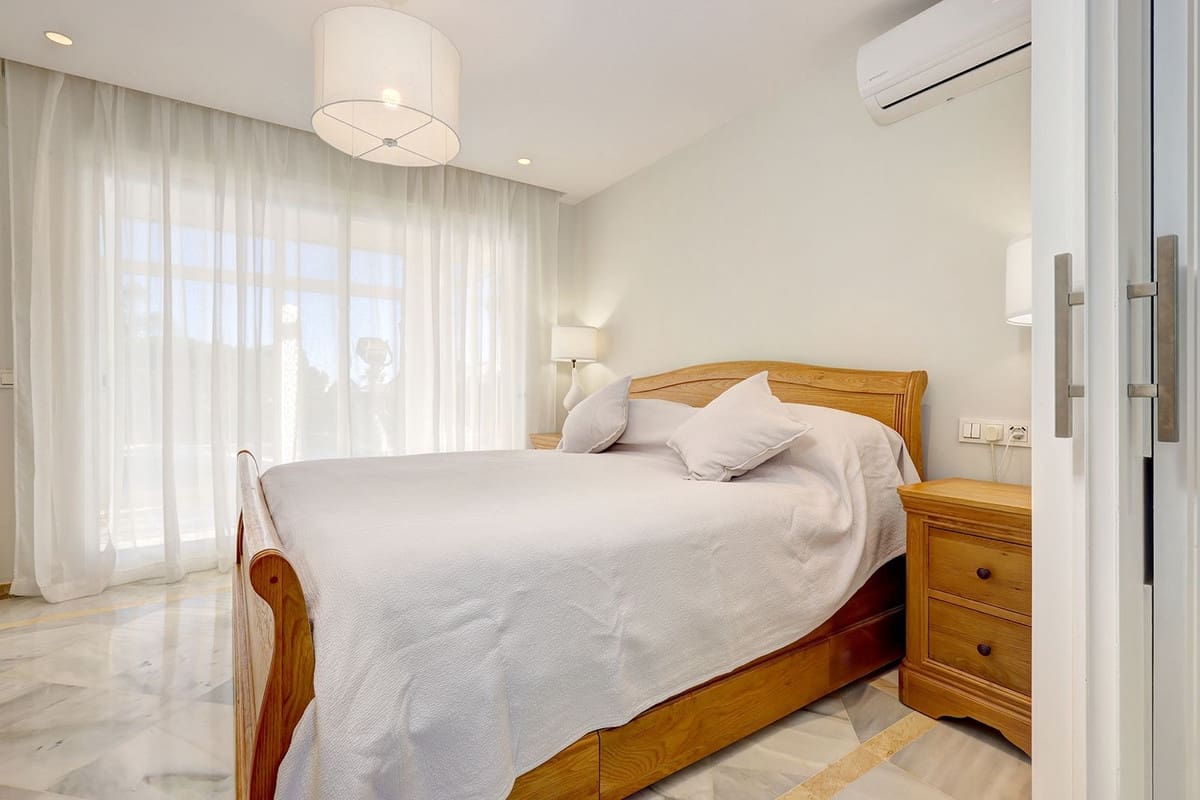 Chalet de 4 habitaciones en Mijas en venta con piscina garaje - 1.275.000 € (Ref: 9521667)