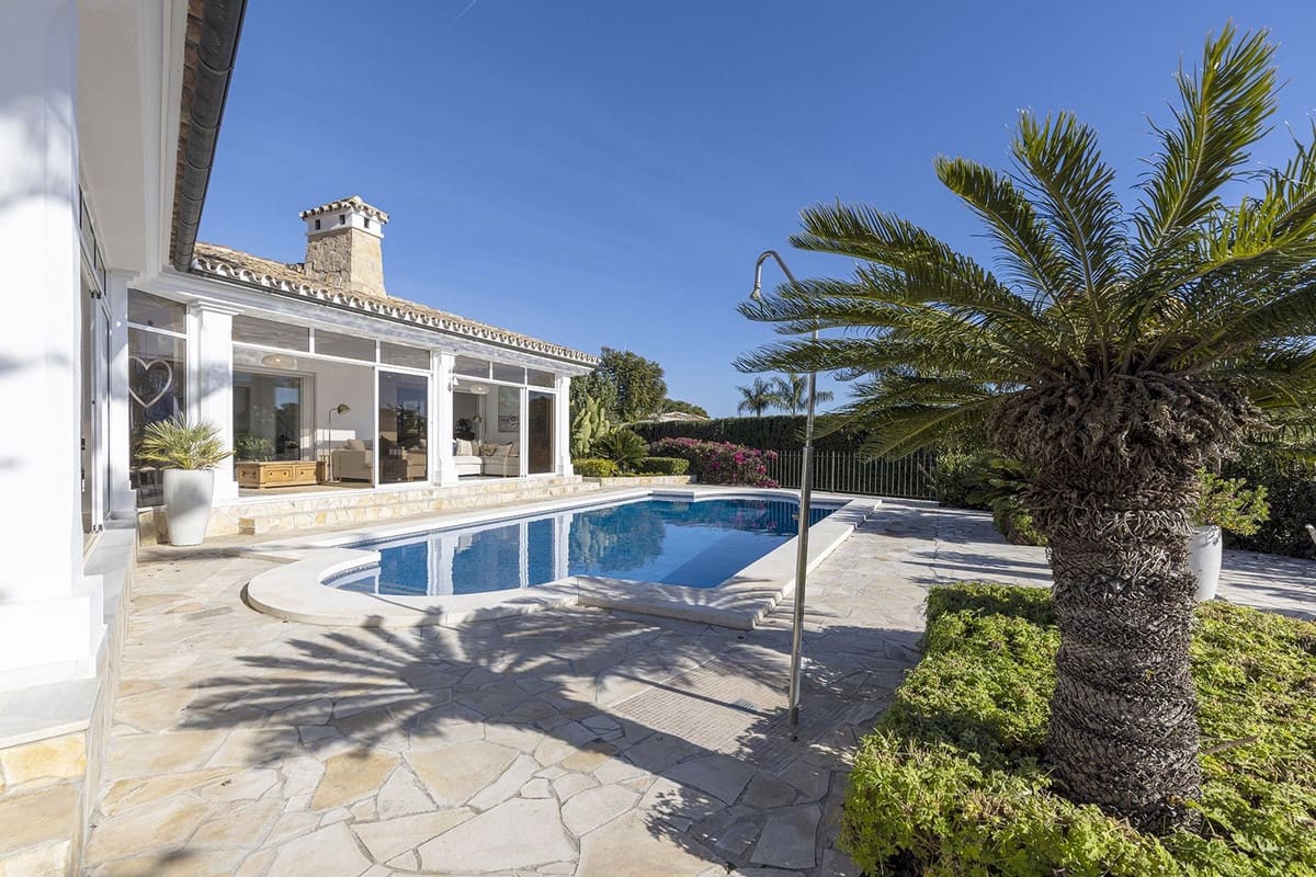Chalet de 4 habitaciones en Mijas en venta con piscina garaje - 1.275.000 € (Ref: 9521667)