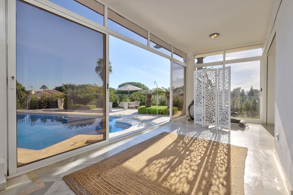 Chalet de 4 habitaciones en Mijas en venta con piscina garaje - 1.275.000 € (Ref: 9521667)