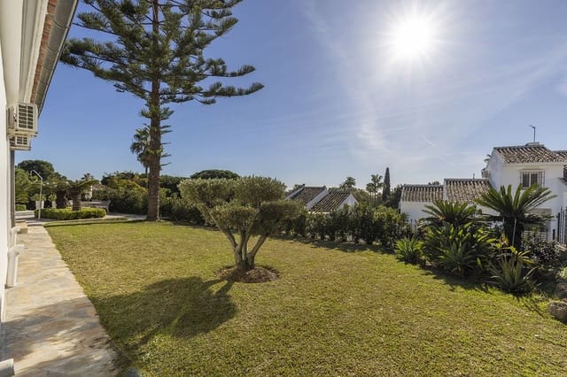 Chalet de 4 habitaciones en Riviera del Sol, Mijas en venta con piscina garaje - 1.275.000 € (Ref: 9521667)