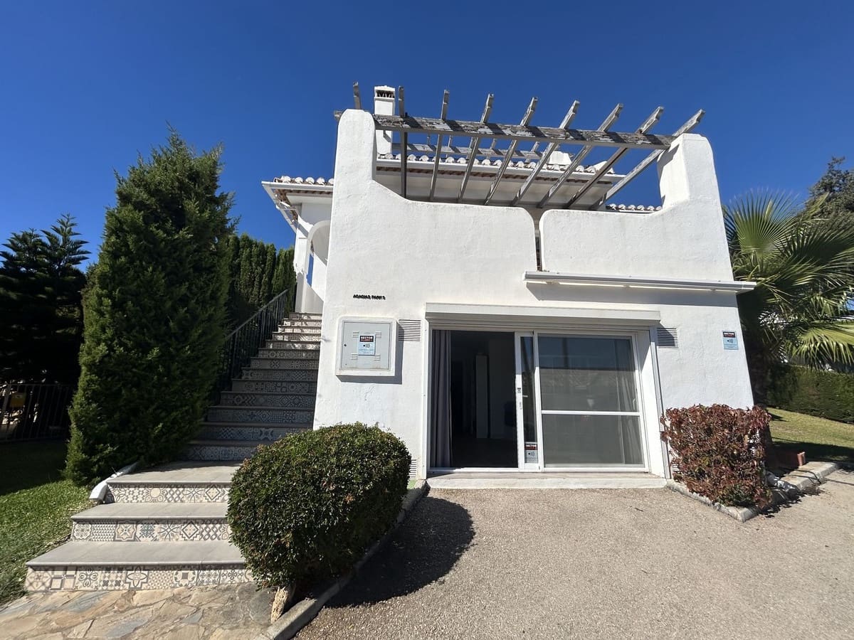 5 sovrum Villa till salu i Marbella med pool garage - 1 499 000 € (Ref: 9521669)