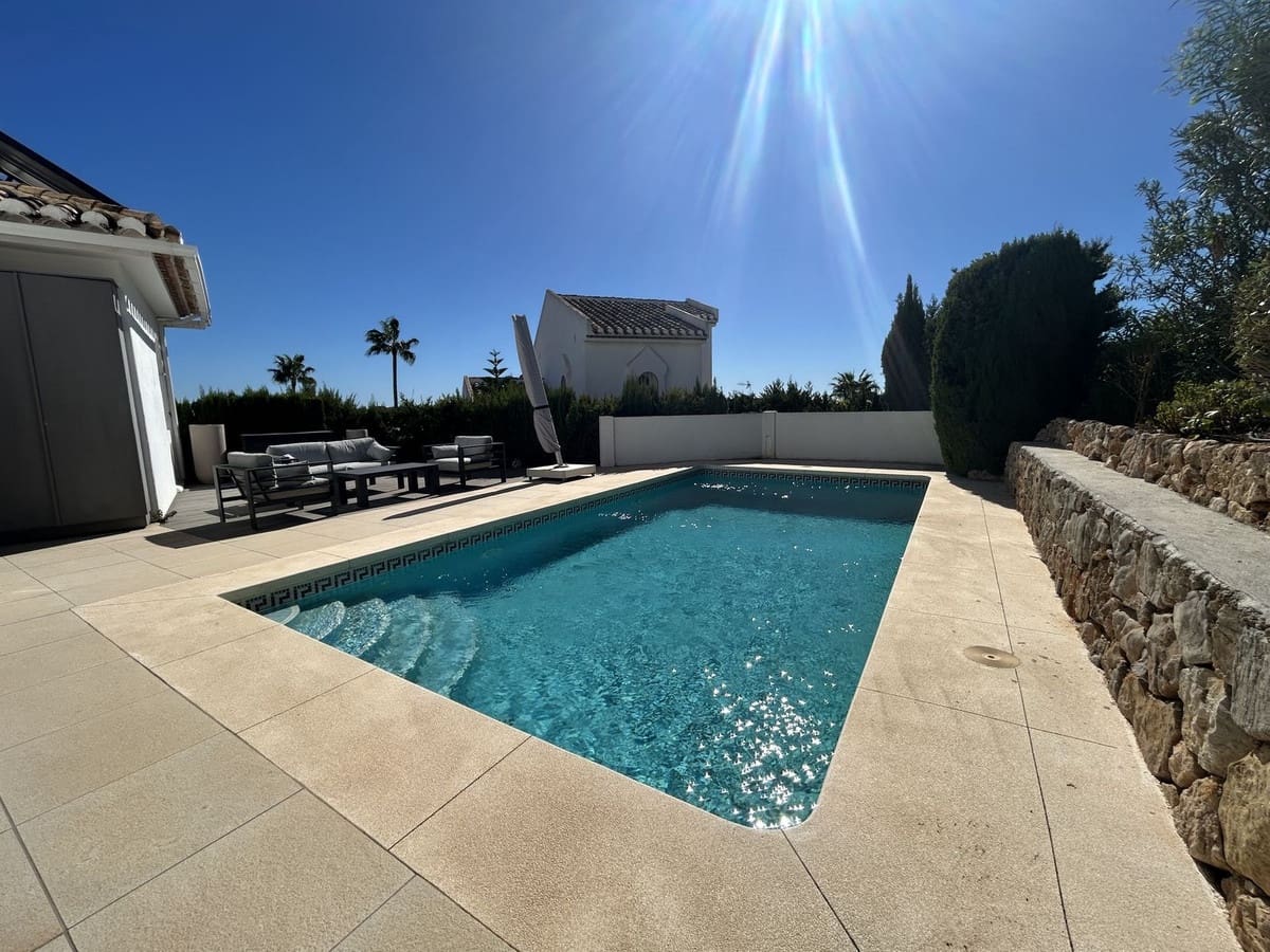 5 sovrum Villa till salu i Marbella med pool garage - 1 499 000 € (Ref: 9521669)