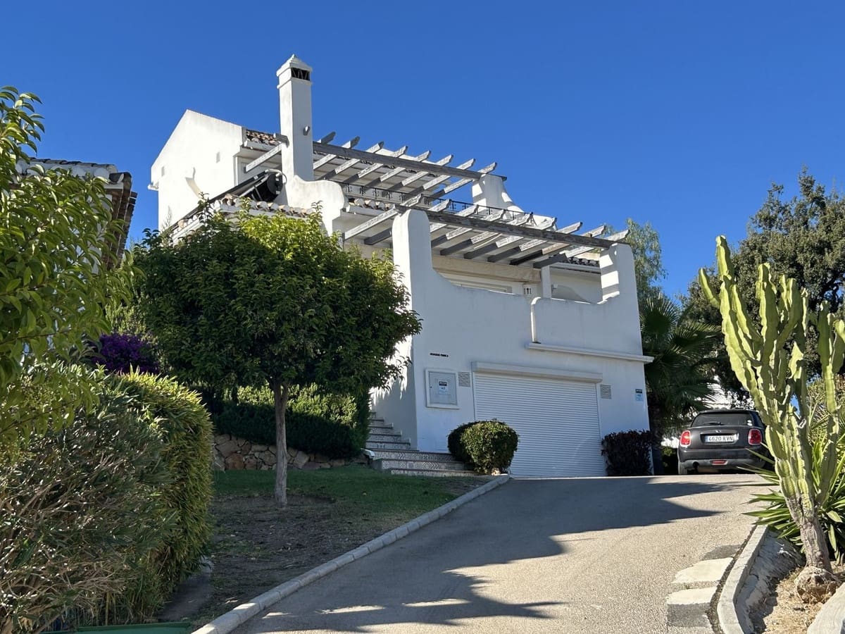 5 sovrum Villa till salu i Marbella med pool garage - 1 499 000 € (Ref: 9521669)