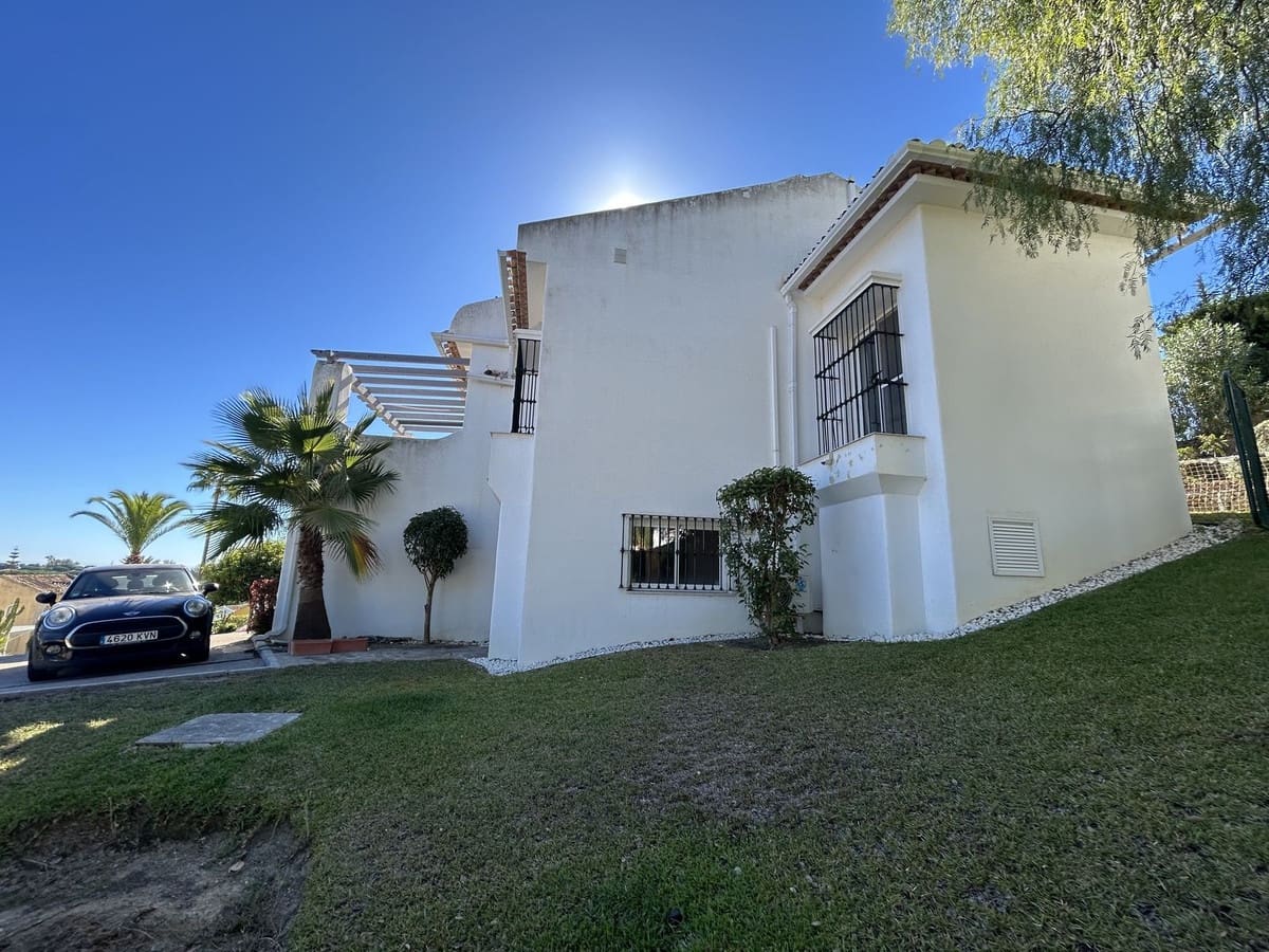 5 sovrum Villa till salu i Marbella med pool garage - 1 499 000 € (Ref: 9521669)