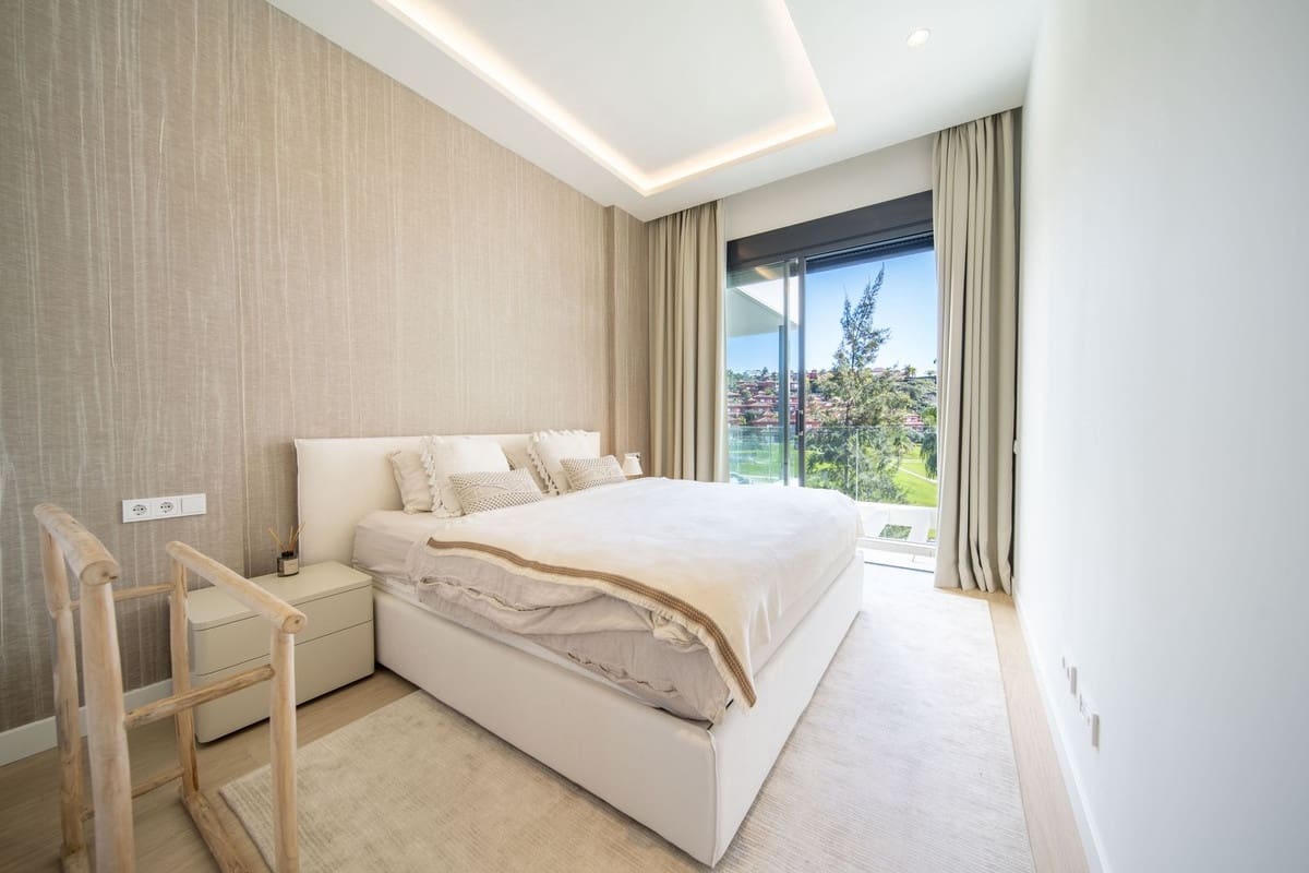 4 sypialnia Willa na sprzedaż w Marbella z basenem garażem - 2 450 000 € (Ref: 9521670)