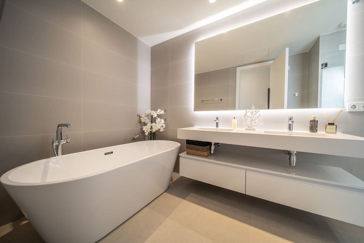 4 sypialnia Willa na sprzedaż w Marbella z basenem garażem - 2 450 000 € (Ref: 9521670)