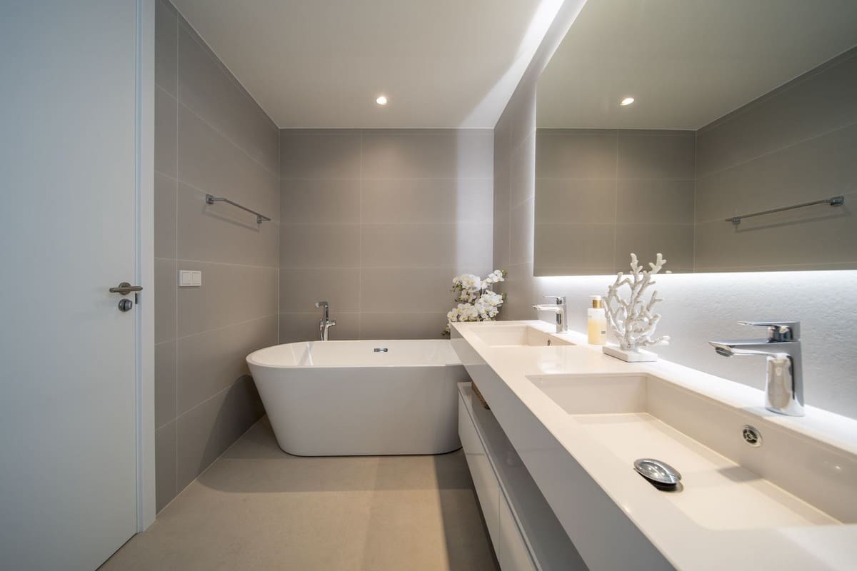 4 sypialnia Willa na sprzedaż w Marbella z basenem garażem - 2 450 000 € (Ref: 9521670)