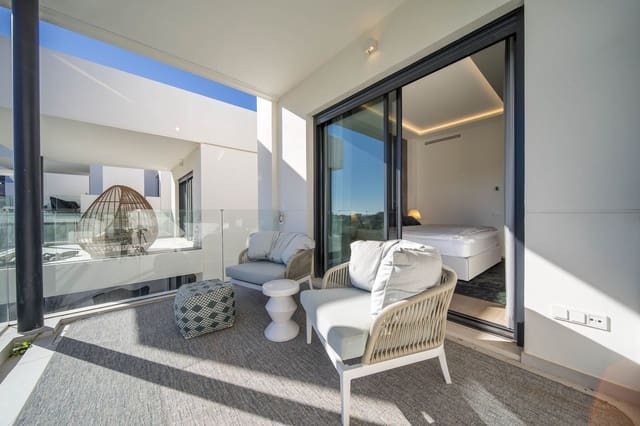 4 sypialnia Willa na sprzedaż w Santa Clara, Marbella z basenem garażem - 2 450 000 € (Ref: 9521670)