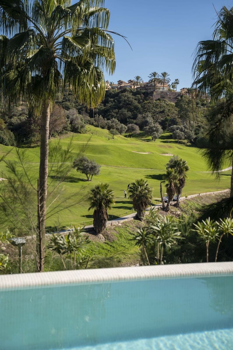 4 sypialnia Willa na sprzedaż w Marbella z basenem garażem - 2 450 000 € (Ref: 9521670)