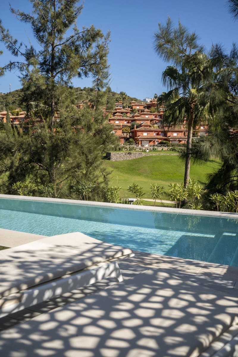 4 sypialnia Willa na sprzedaż w Marbella z basenem garażem - 2 450 000 € (Ref: 9521670)