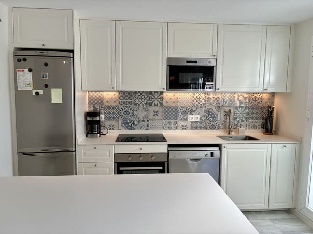 2 chambre Appartement à vendre à Las Brisas, Marbella avec piscine - 499 000 € (Ref: 9521671)