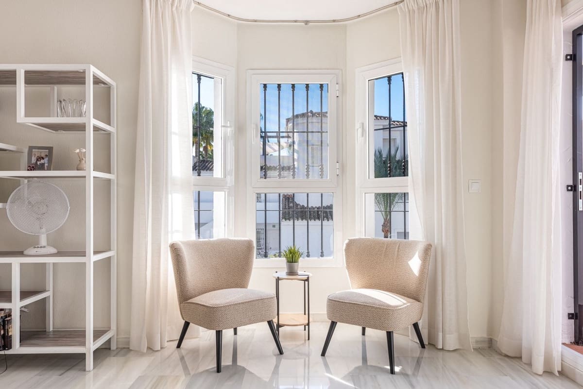 2 sovrum Lägenhet till salu i Marbella med pool - 499 000 € (Ref: 9521671)