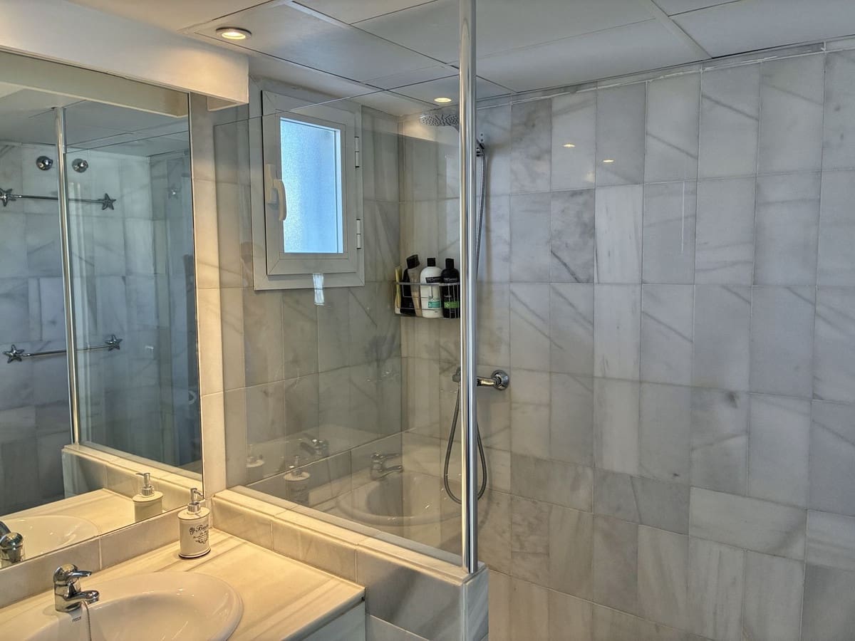 2 sovrum Lägenhet till salu i Marbella med pool - 499 000 € (Ref: 9521671)