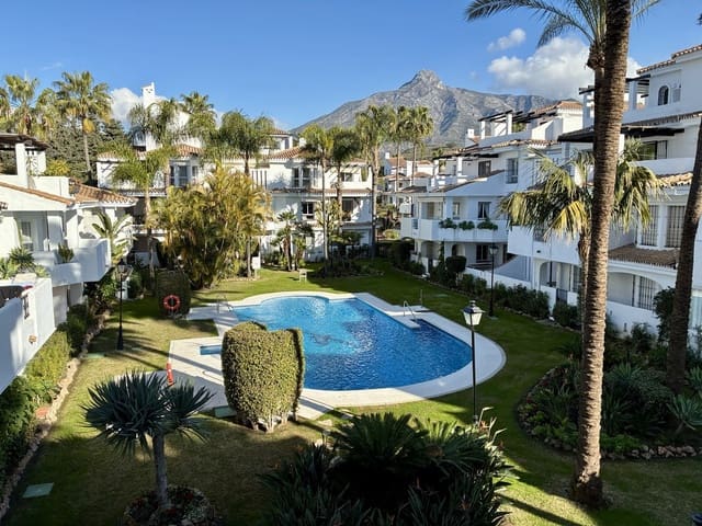 2 chambre Appartement à vendre à Las Brisas, Marbella avec piscine - 499 000 € (Ref: 9521671)
