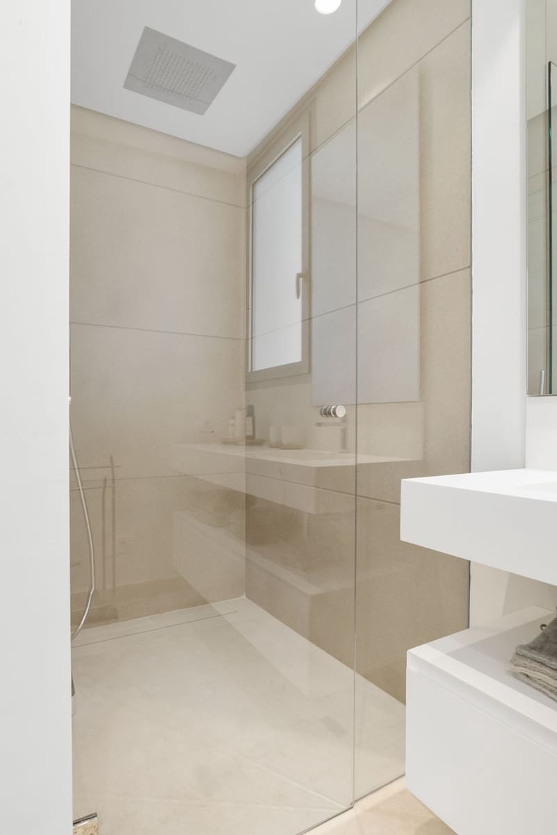 Piso de 3 habitaciones en Benahavís en venta con piscina - 1.150.000 € (Ref: 9521672)