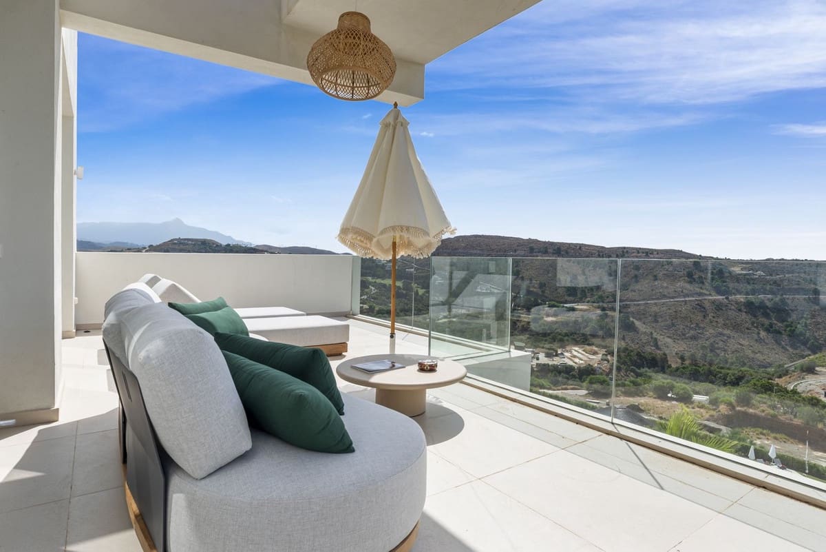 Piso de 3 habitaciones en Benahavís en venta con piscina - 1.150.000 € (Ref: 9521672)