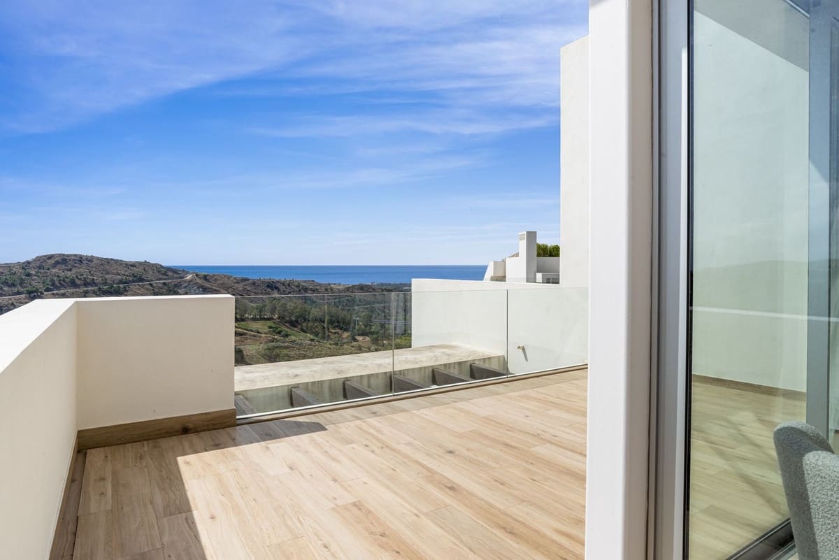 Piso de 3 habitaciones en Benahavís en venta con piscina - 1.150.000 € (Ref: 9521672)