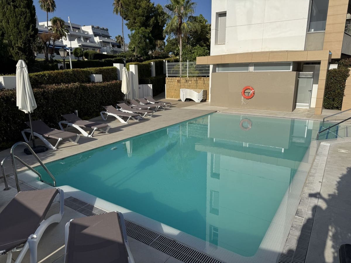 3 soveværelse Lejlighed til salg i Marbella med swimmingpool - € 1.195.000 (Ref: 9521957)