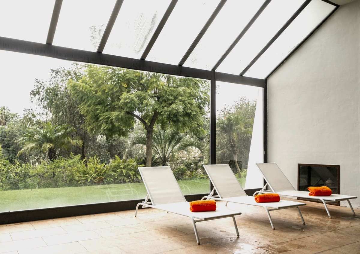 5 bedroom Villa for sale in Estepona with pool - € 1,950,000 (Ref: 9521960)