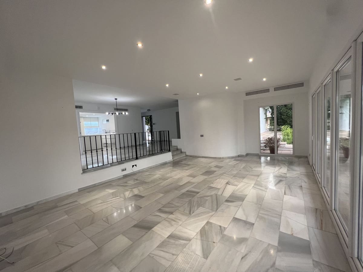 Chalet de 5 habitaciones en Marbella en venta con piscina - 3.100.000 € (Ref: 9521962)