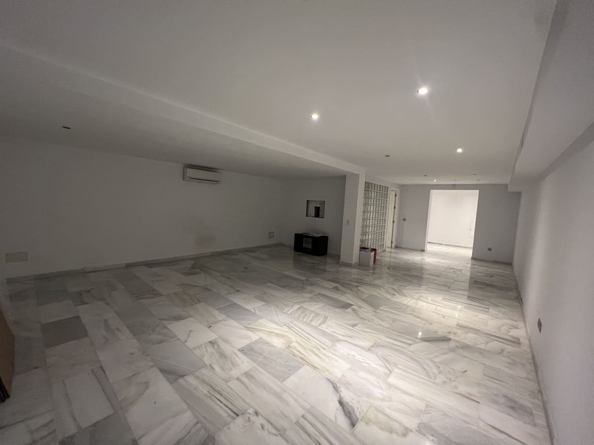 Chalet de 5 habitaciones en Marbella en venta con piscina - 3.100.000 € (Ref: 9521962)