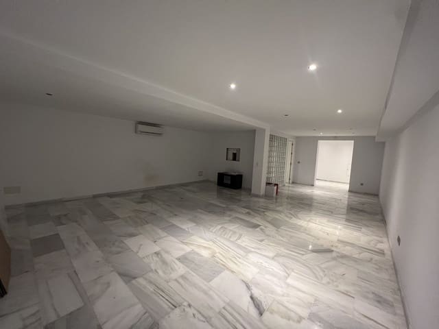 Chalet de 5 habitaciones en Las Brisas, Marbella en venta con piscina - 3.100.000 € (Ref: 9521962)