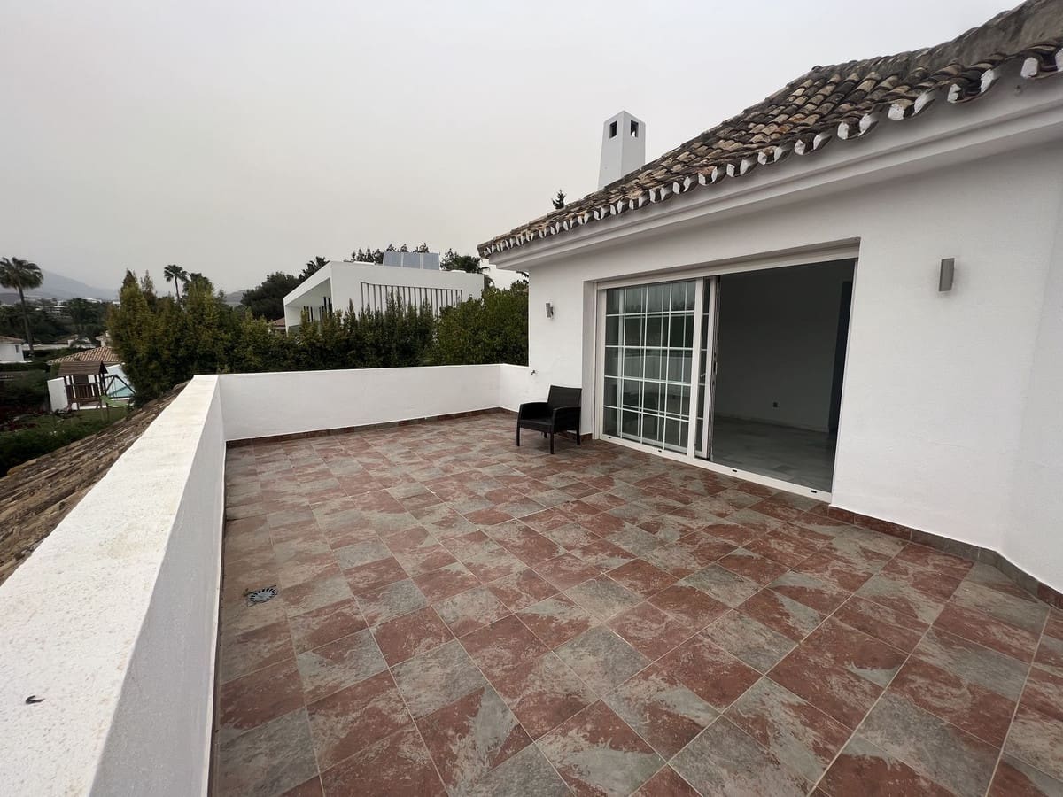 Chalet de 5 habitaciones en Marbella en venta con piscina - 3.100.000 € (Ref: 9521962)
