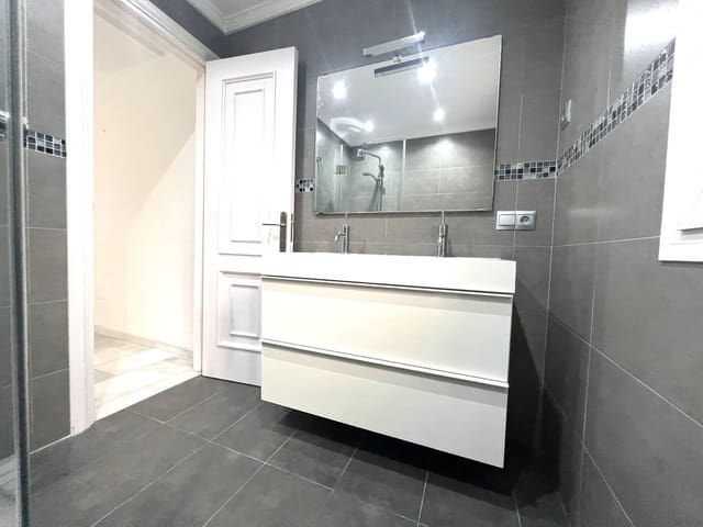 Chalet de 5 habitaciones en Las Brisas, Marbella en venta con piscina - 3.100.000 € (Ref: 9521962)