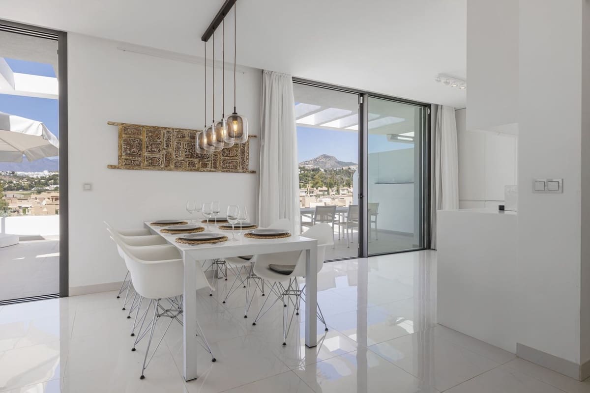 Piso de 3 habitaciones en Benahavís en venta con piscina garaje - 1.050.000 € (Ref: 9523072)