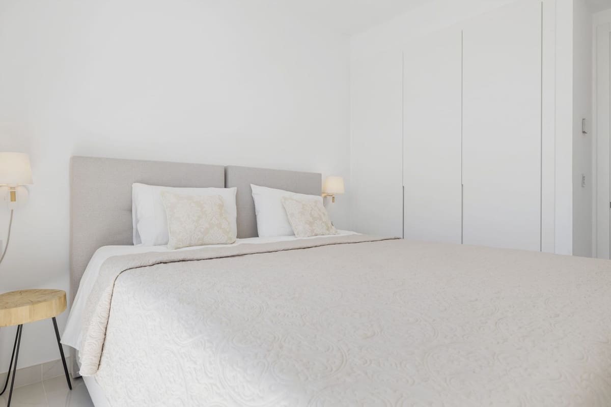 Piso de 3 habitaciones en Benahavís en venta con piscina garaje - 1.050.000 € (Ref: 9523072)