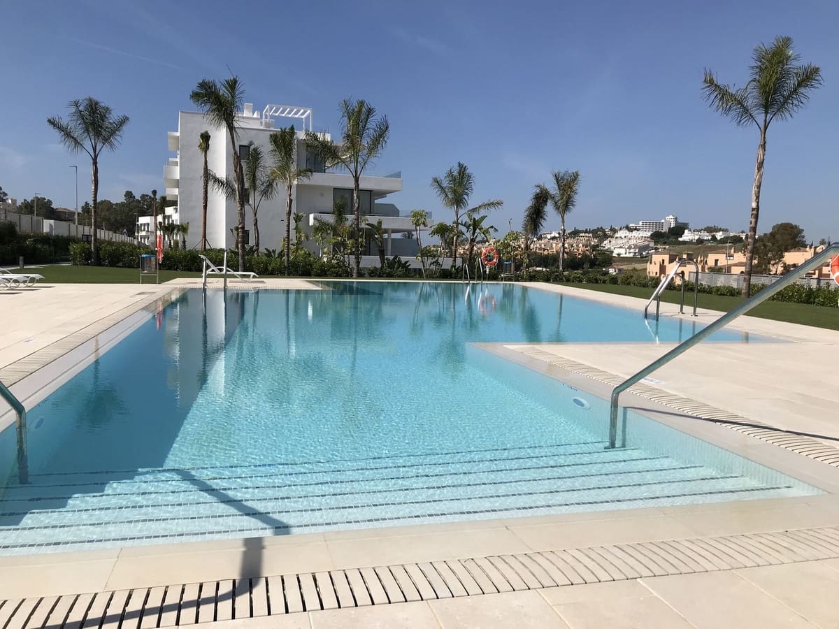 Piso de 3 habitaciones en Benahavís en venta con piscina garaje - 1.050.000 € (Ref: 9523072)