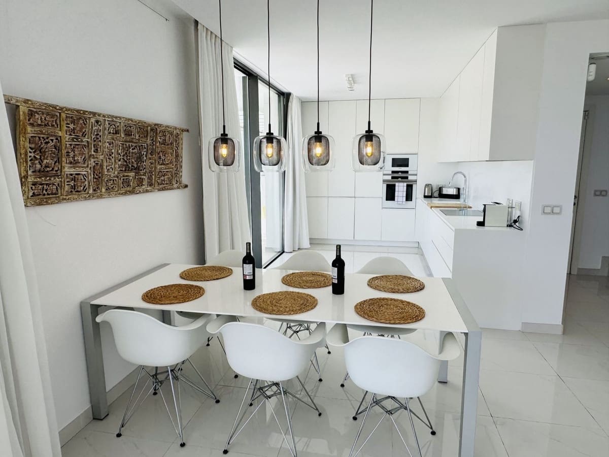 Piso de 3 habitaciones en Benahavís en venta con piscina garaje - 1.050.000 € (Ref: 9523072)