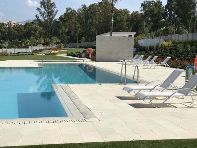 Piso de 3 habitaciones en Benahavís pueblo, Benahavís en venta con piscina garaje - 1.050.000 € (Ref: 9523072)