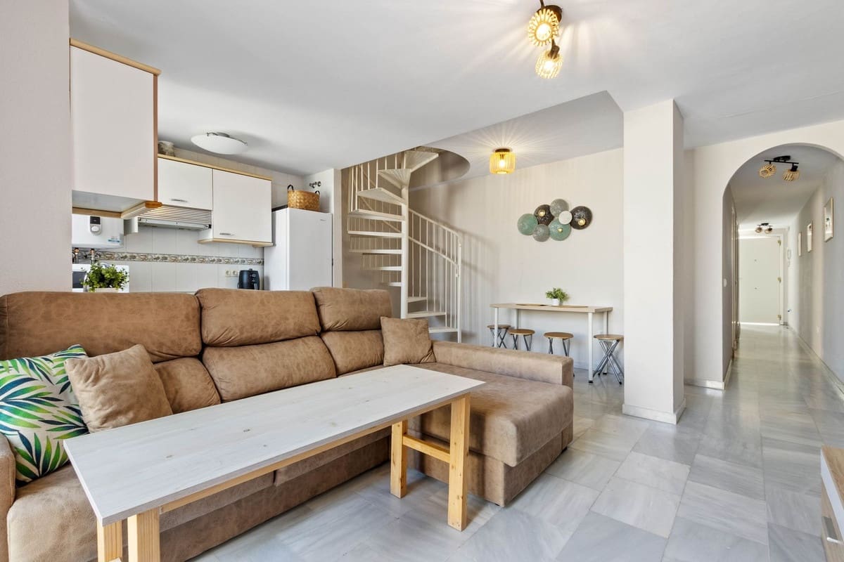 3 makuuhuone Asunto myytävänä paikassa Fuengirola mukana uima-altaan 
autotalli - 385 000 € (Ref: 9523073)