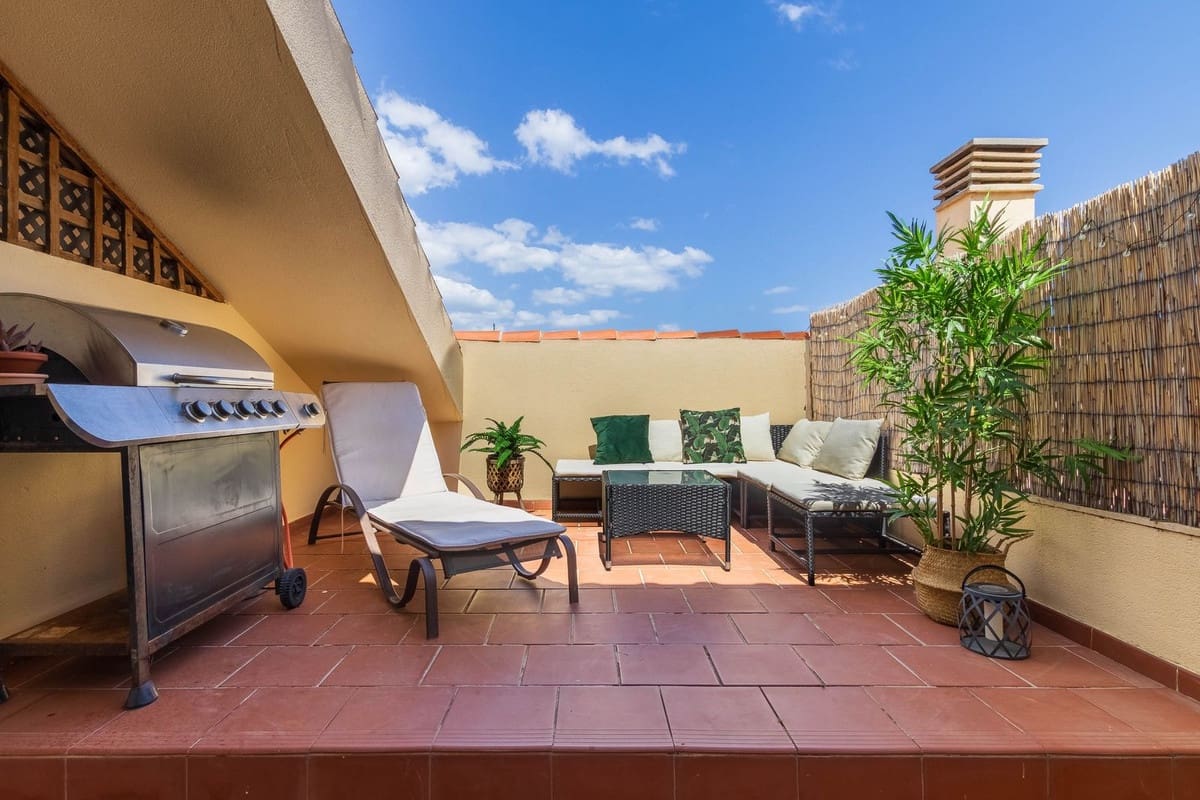 3 makuuhuone Asunto myytävänä paikassa Fuengirola mukana uima-altaan 
autotalli - 385 000 € (Ref: 9523073)