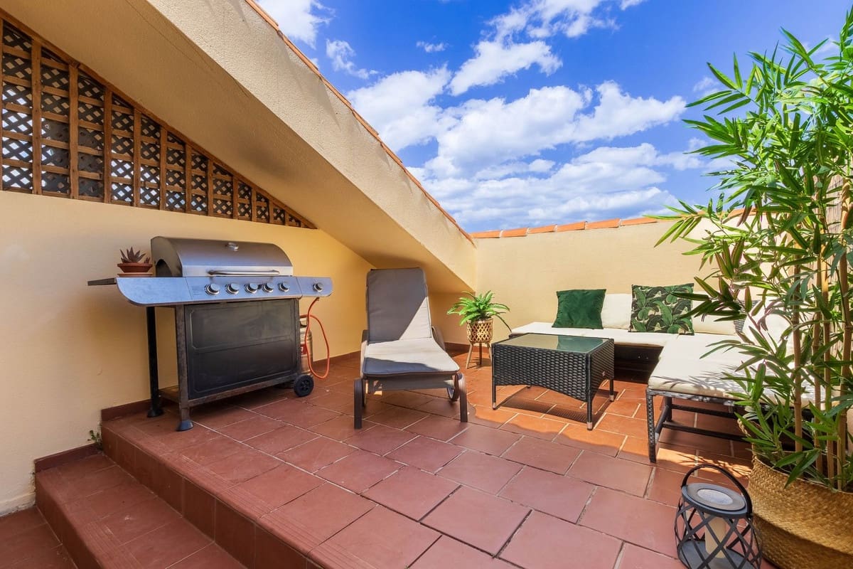 3 makuuhuone Asunto myytävänä paikassa Fuengirola mukana uima-altaan 
autotalli - 385 000 € (Ref: 9523073)