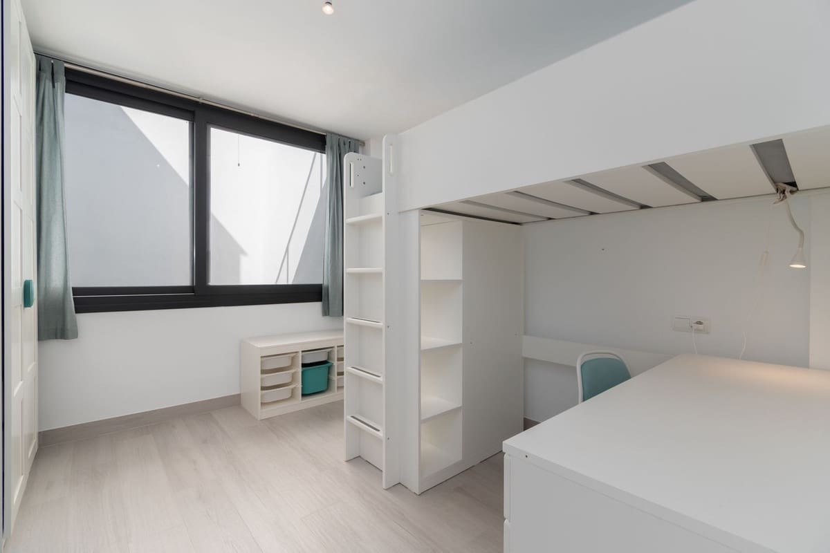 4 sypialnia Willa na sprzedaż w Ojen z basenem garażem - 649 950 € (Ref: 9523496)