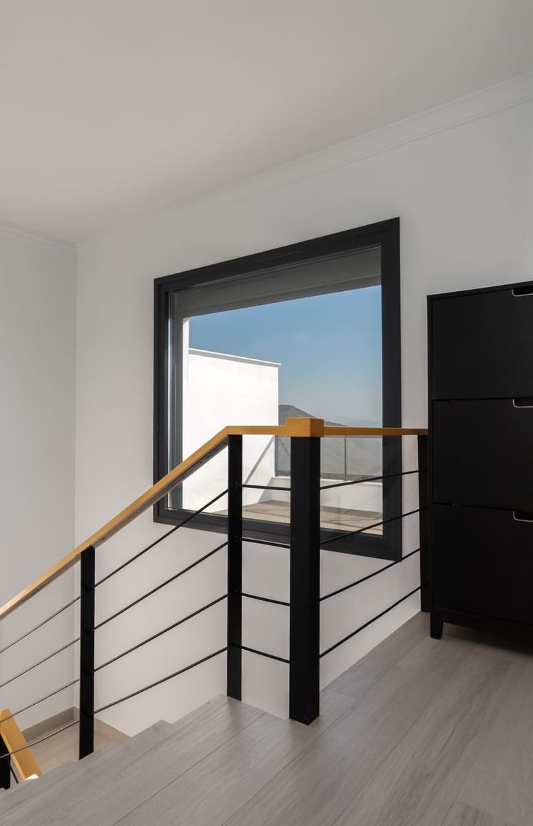 4 sypialnia Willa na sprzedaż w Ojen z basenem garażem - 649 950 € (Ref: 9523496)