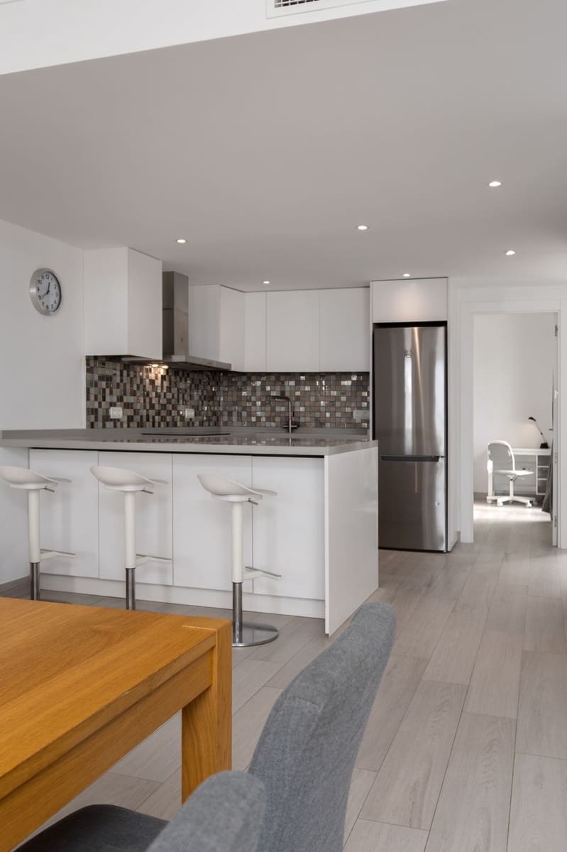 4 sypialnia Willa na sprzedaż w Ojen z basenem garażem - 649 950 € (Ref: 9523496)