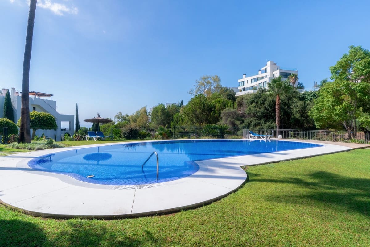 Piso de 3 habitaciones en Benahavís en venta con piscina garaje - 1.500.000 € (Ref: 9523497)